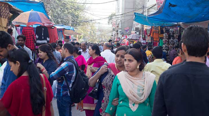 street shopping in Lucknow