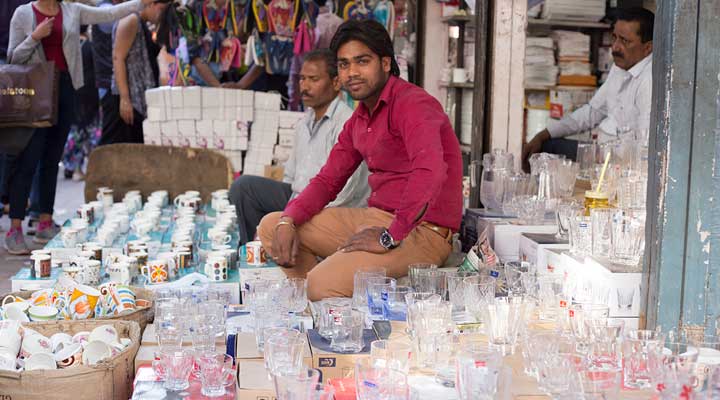 street shopping in Lucknow