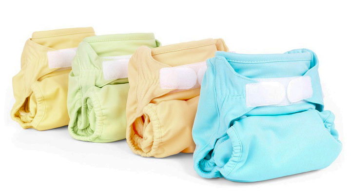 handbag essentials for women with baby