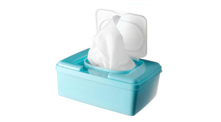 handbag essentials for women 